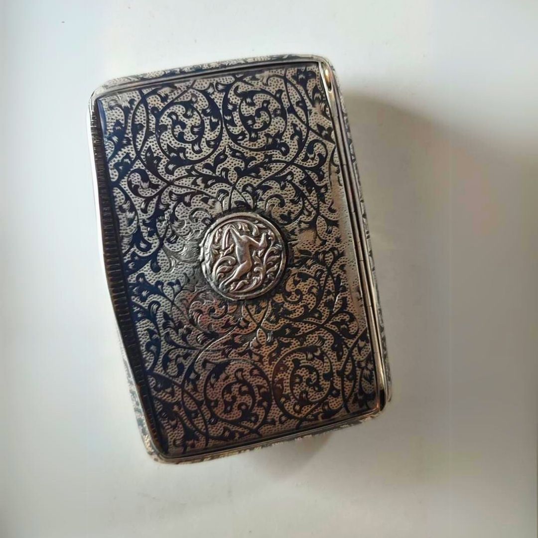 Savatlı gümüş tabaka